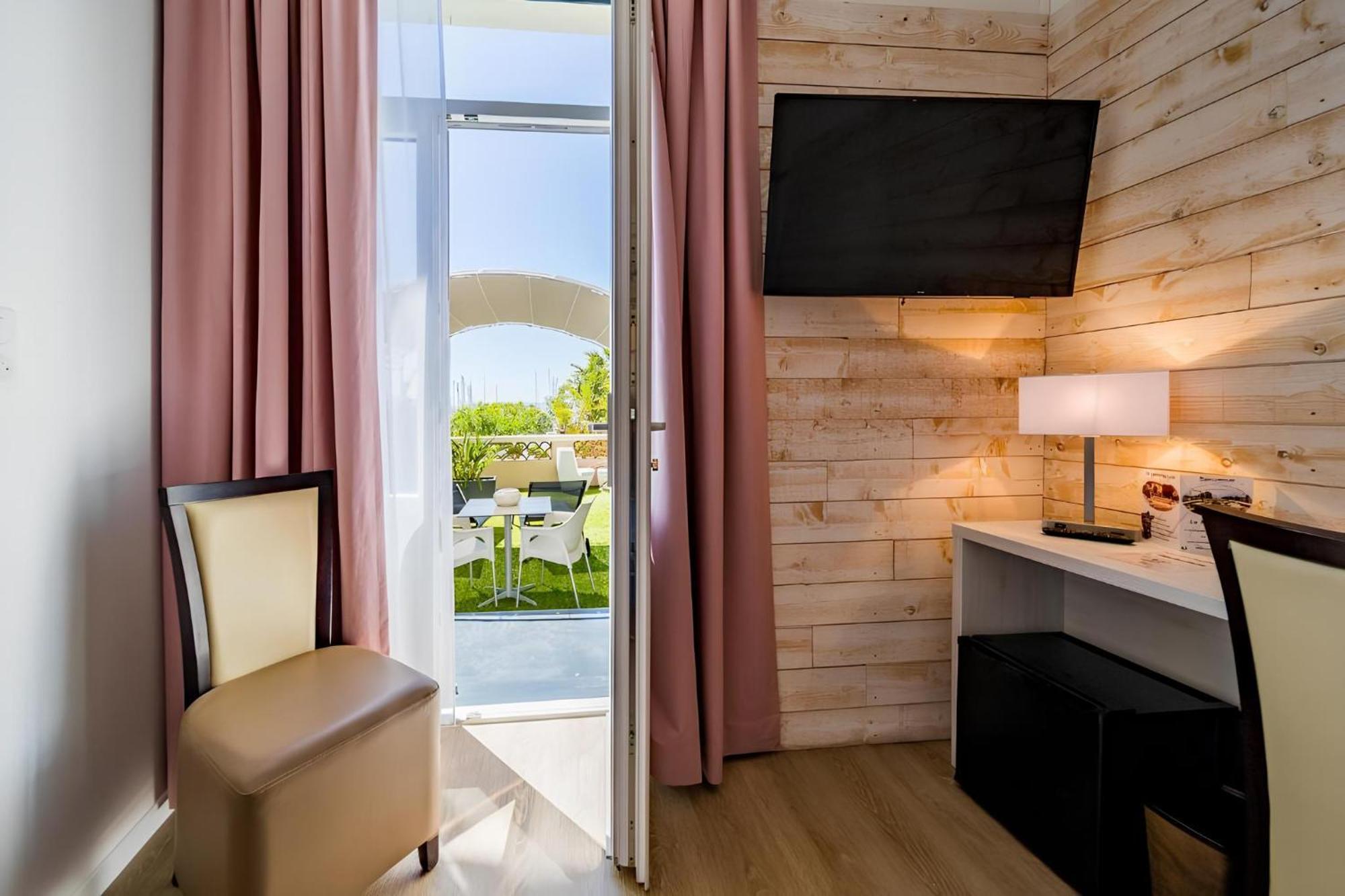 Hotel Le Rabelais 르 라방두 외부 사진